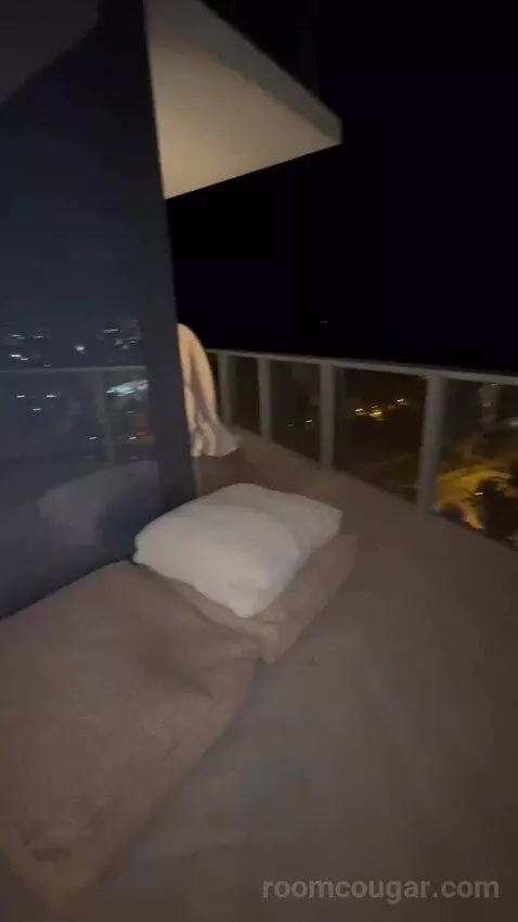 Fabulous Studio Suite, Larger Studio, Ocean View, Balcony bed picture #3