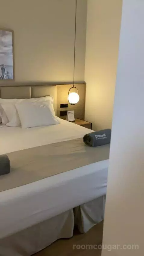 Junior Suite bed picture #2