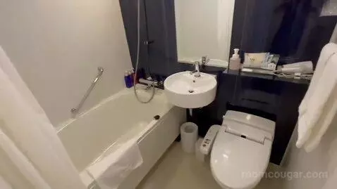 Double Room bathroom picture #8