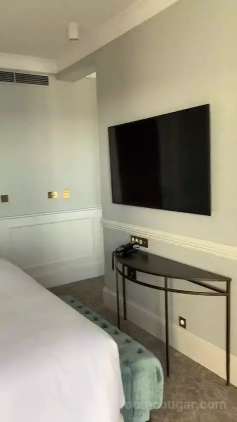 Deluxe Double Room with City View bed picture #1