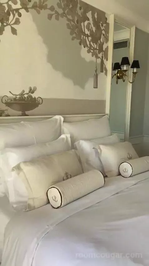 Deluxe Double Room with City View bed picture #6