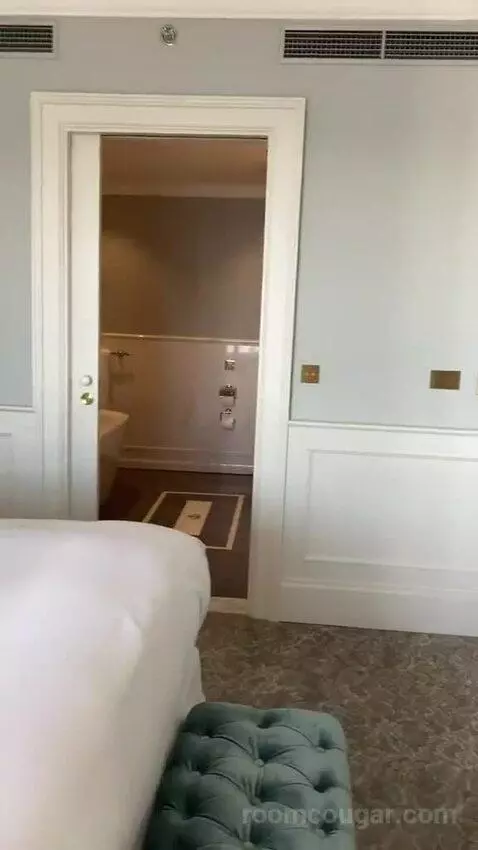 Deluxe Double Room with City View bed picture #12