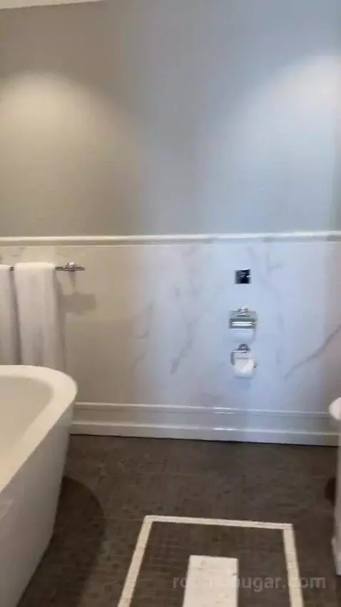 Deluxe Double Room with City View bathroom picture #7