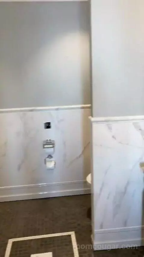 Deluxe Double Room with City View bathroom picture #9