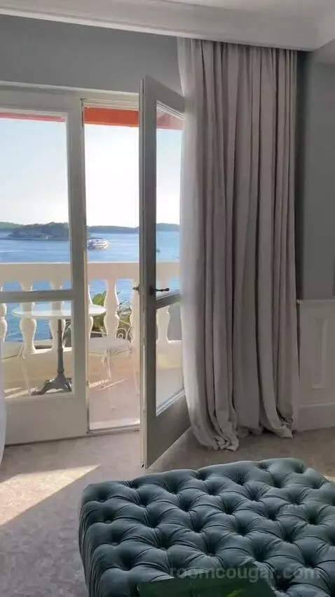 Deluxe Double Room with City View picture #7