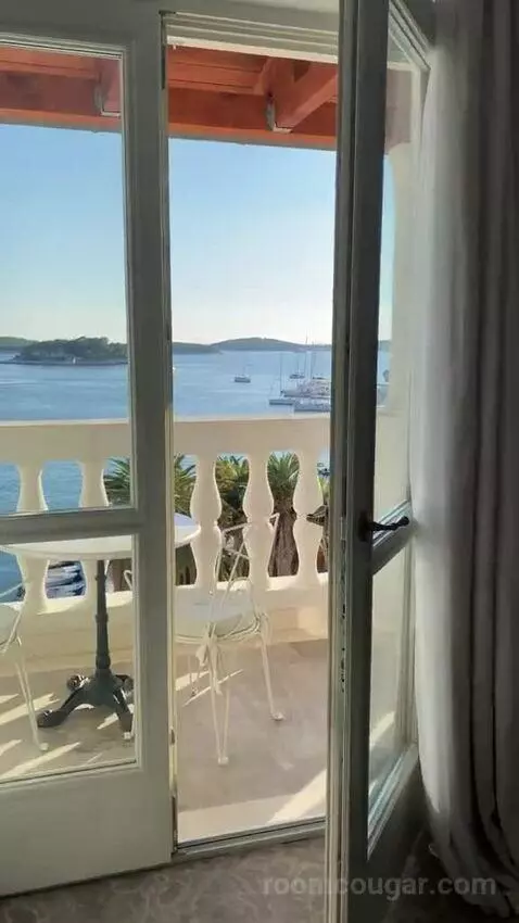 Deluxe Double Room with City View view picture #2