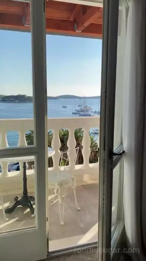 Deluxe Double Room with City View view picture #4