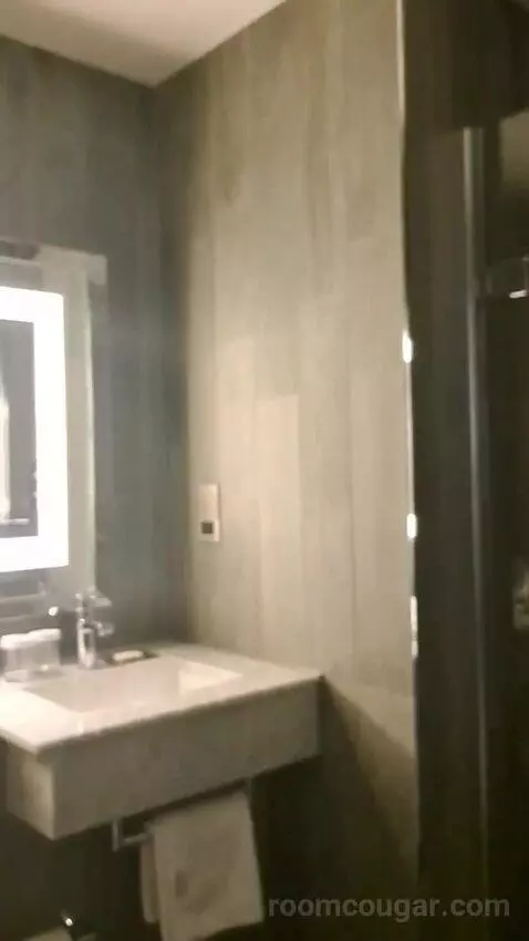 Standard bathroom picture #6