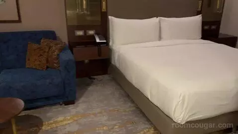 King Room with City View bed picture #12