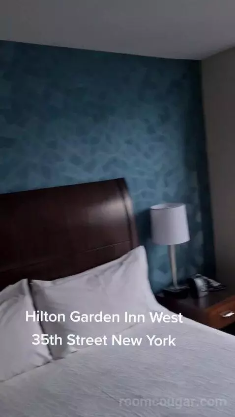 King Room with City View bed picture #10
