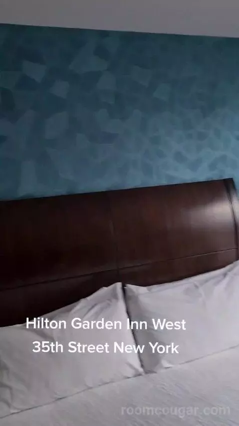 King Room with City View bed picture #12