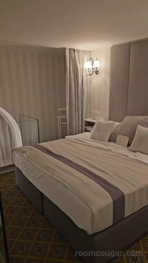 Duplex King Room bed picture #4