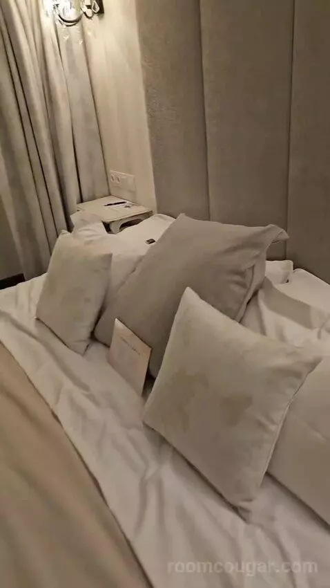 Duplex King Room bed picture #7