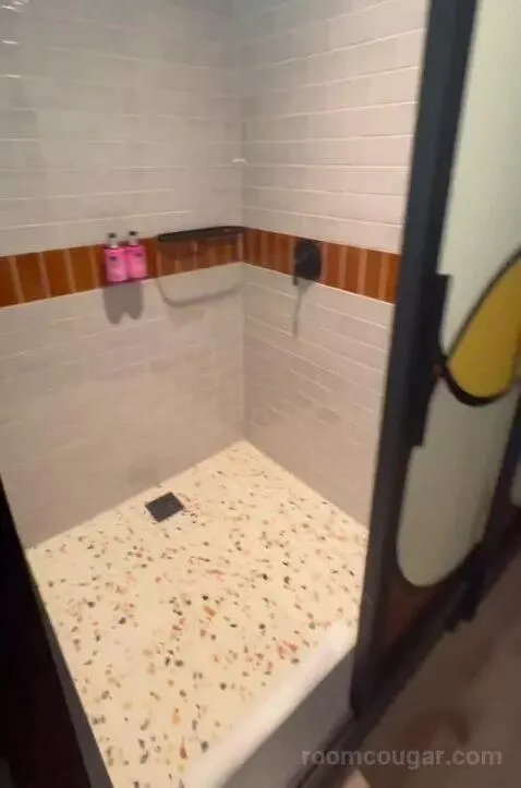 Double Room with Two Double Beds bathroom picture #9