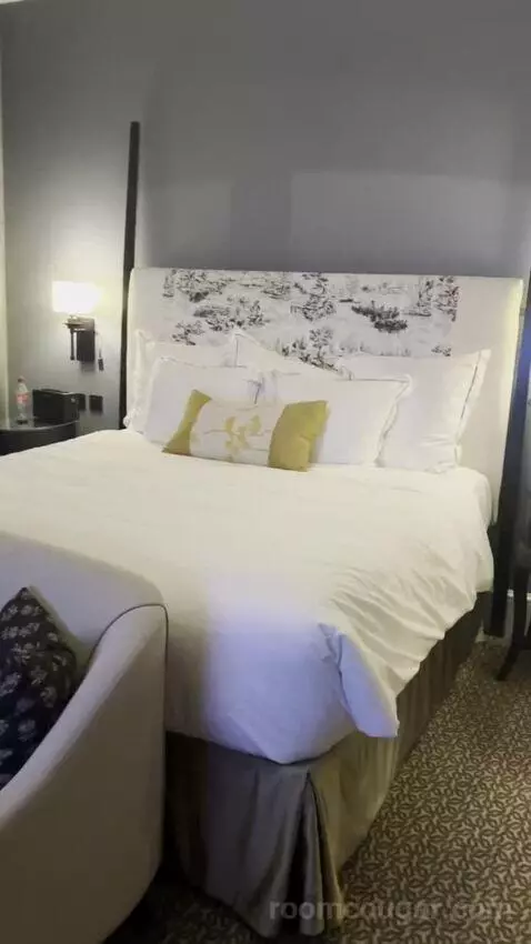 Junior Suite bed picture #6