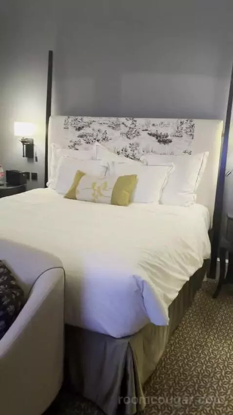 Junior Suite bed picture #7