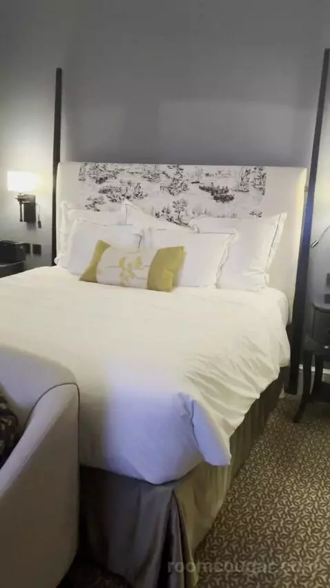 Junior Suite bed picture #8