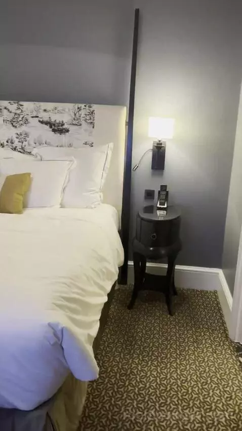 Junior Suite bed picture #12