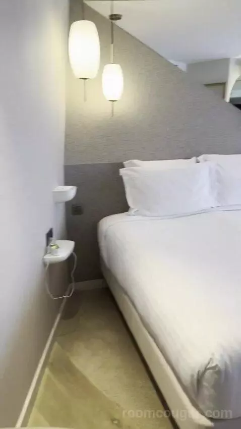 Prestige Room Eiffel Tower View bed picture #5
