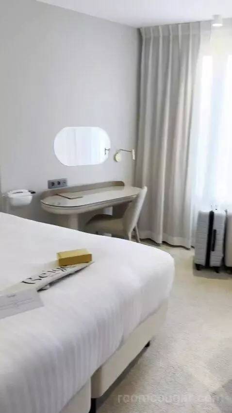 Prestige Room Eiffel Tower View bed picture #9