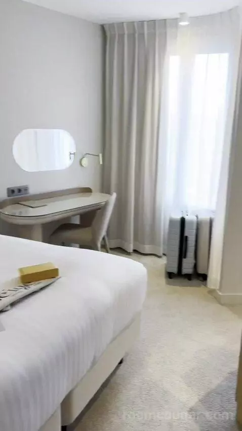 Prestige Room Eiffel Tower View bed picture #10