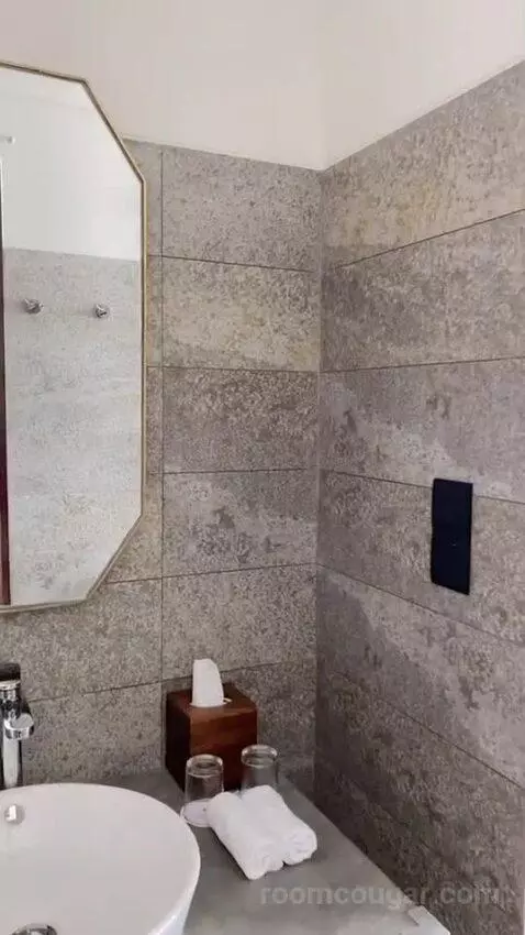 Deluxe Double Room with Sea View and Terrace with 15% Off Laundry & Selected Spa Treatments bathroom picture #5