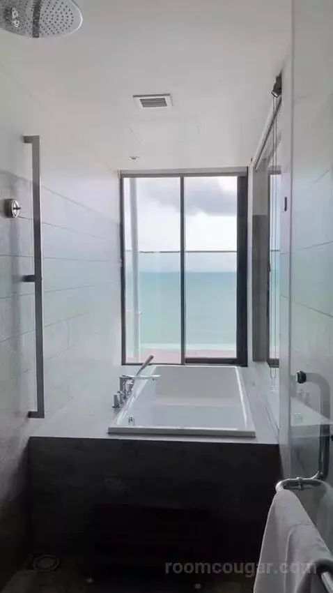 Deluxe Double Room with Sea View and Terrace with 15% Off Laundry & Selected Spa Treatments bathroom picture #7