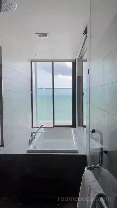 Deluxe Double Room with Sea View and Terrace with 15% Off Laundry & Selected Spa Treatments bathroom picture #9