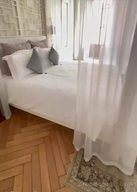 Deluxe Double bed picture #12