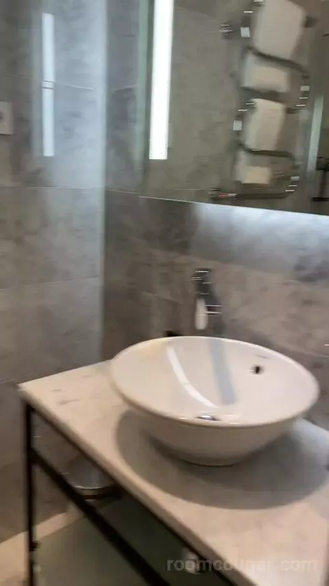 Standard Queen Room bathroom picture #7