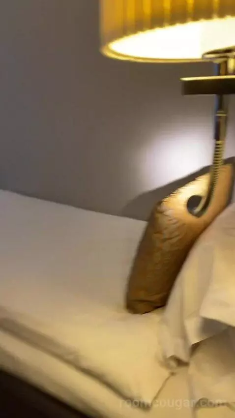 Standard Queen Room bed picture #3