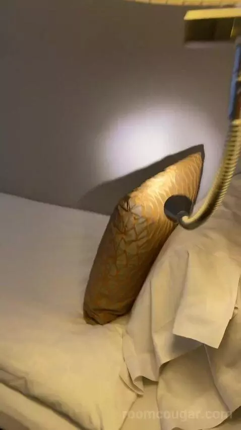 Standard Queen Room bed picture #5
