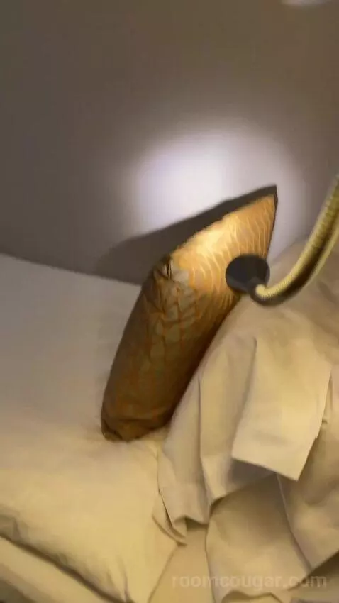 Standard Queen Room bed picture #6