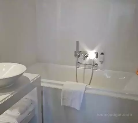 Standard bathroom picture #6