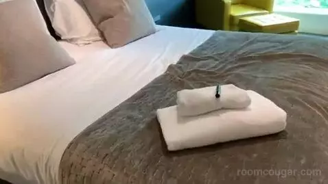 Superior King Room bed picture #5