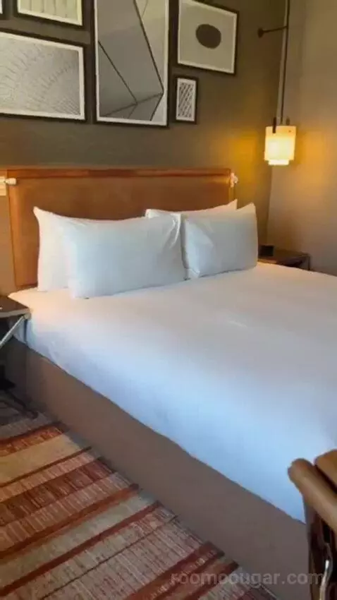 flymetothemoon's review preview (DoubleTree by Hilton Hotel London - Tower of London)