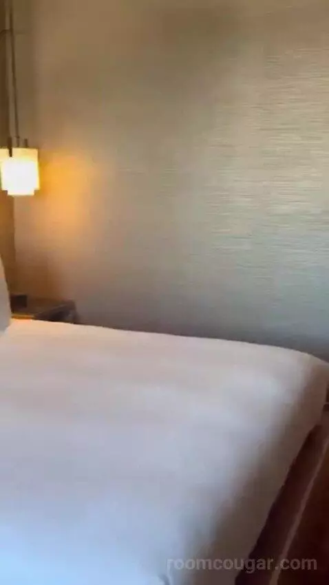 King Room bed picture #5