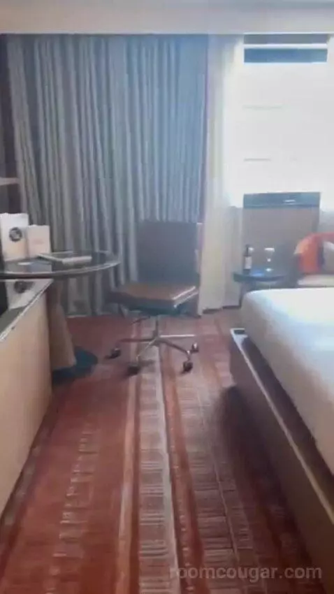 King Room bed picture #4