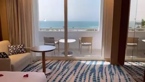 One Bedroom Ocean View Suite with Private Terrace - Includes Daily Breakfast & Afternoon Tea, Evening Drinks & Canapes, Club Lo view picture #2