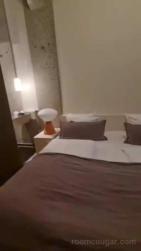 Deluxe Double Room with Round Window bed picture #9