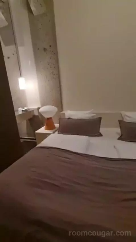 Deluxe Double Room with Round Window bed picture #11