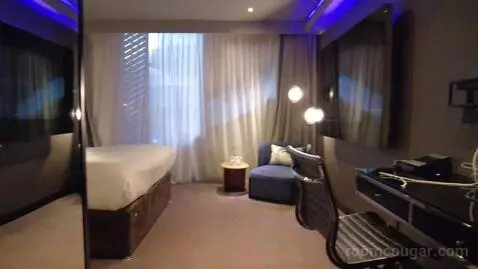 Feeling Superior, Guest Room, King, City View bed picture #2