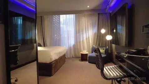 Feeling Superior, Guest Room, King, City View bed picture #4