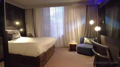 Feeling Superior, Guest Room, King, City View bed picture #5