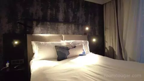 Feeling Superior, Guest Room, King, City View bed picture #9