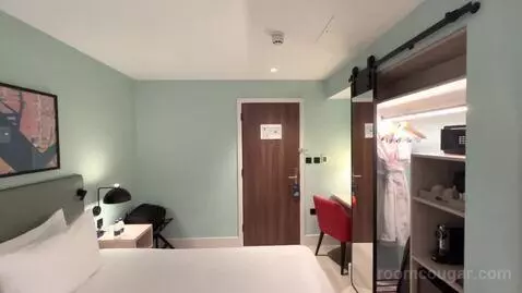 King Room with Balcony - High Floor bed picture #12