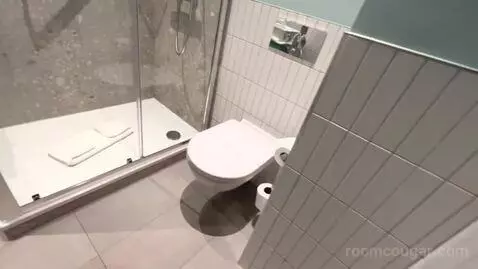 King Room with Balcony - High Floor bathroom picture #9