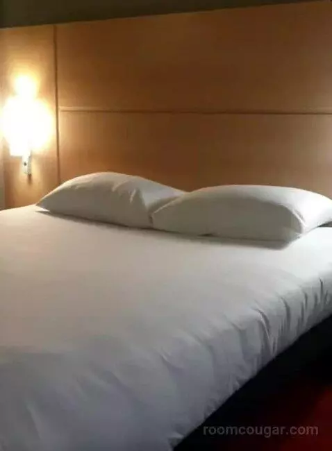 Double Room bed picture #4