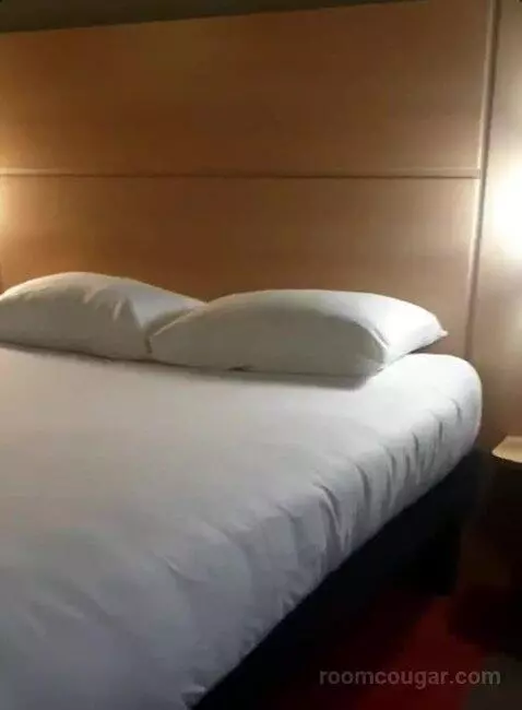 Double Room bed picture #6