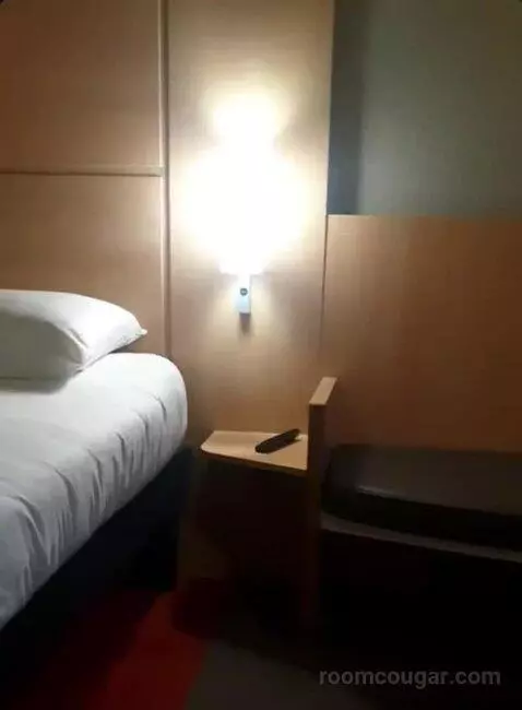 Double Room bed picture #8